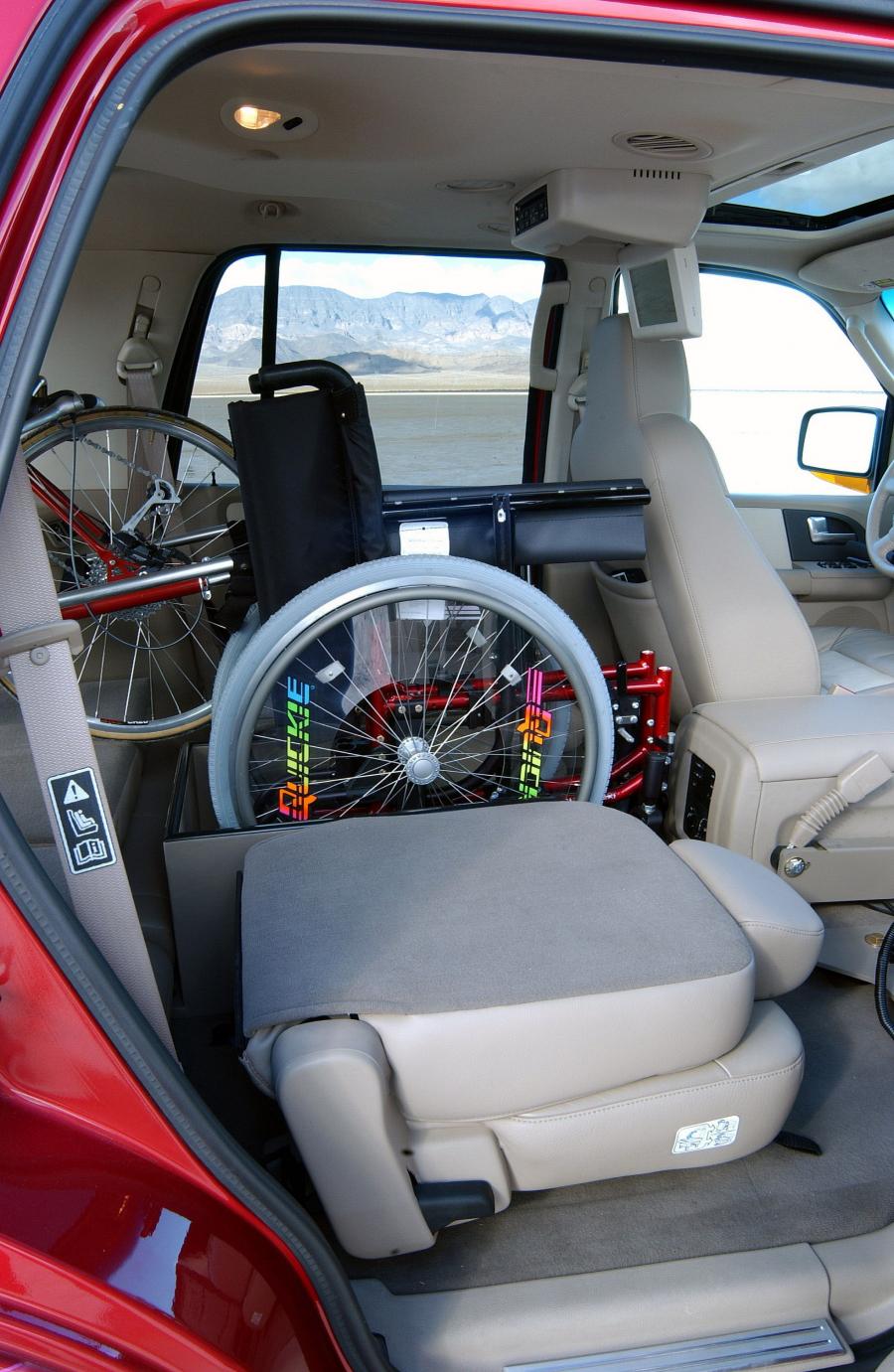  Ford Expedition 2003 года  (фото 4 из 169)